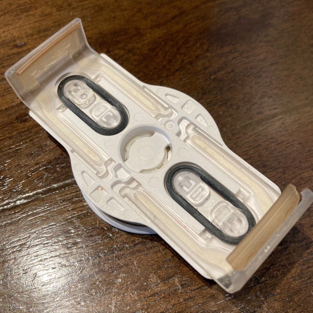 PopSockets Slide Stretch PopGrip Opal white (Category: Cases & Sleeves) located in Taguig. Submitted by grindrr (Listing ID 1309925331, Image 3). Description: Unit lang. phone and phone case not included EDIT: NO MORE POP TOP. Too lazy to edit photos RFS: no longer needed Original popsocket Issues: May butas na Ang gilid ng pop top Not as tight na Ang grip compared to when it was new, pero it’s still holding well pa naman Used on my Oppo A9 (2020
