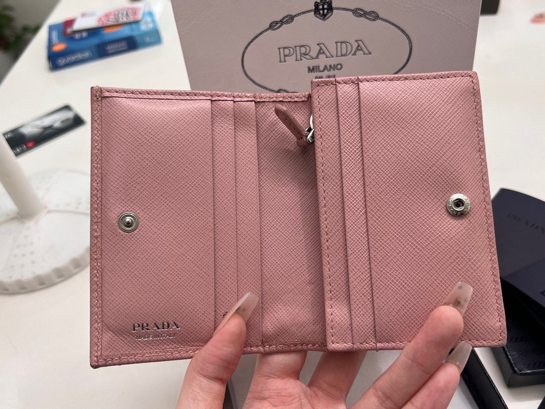 【関税&送料込】Prada Saffiano Leather Small Wallet Pearl Gray Small printed Saffiano leather wallet | PRADA