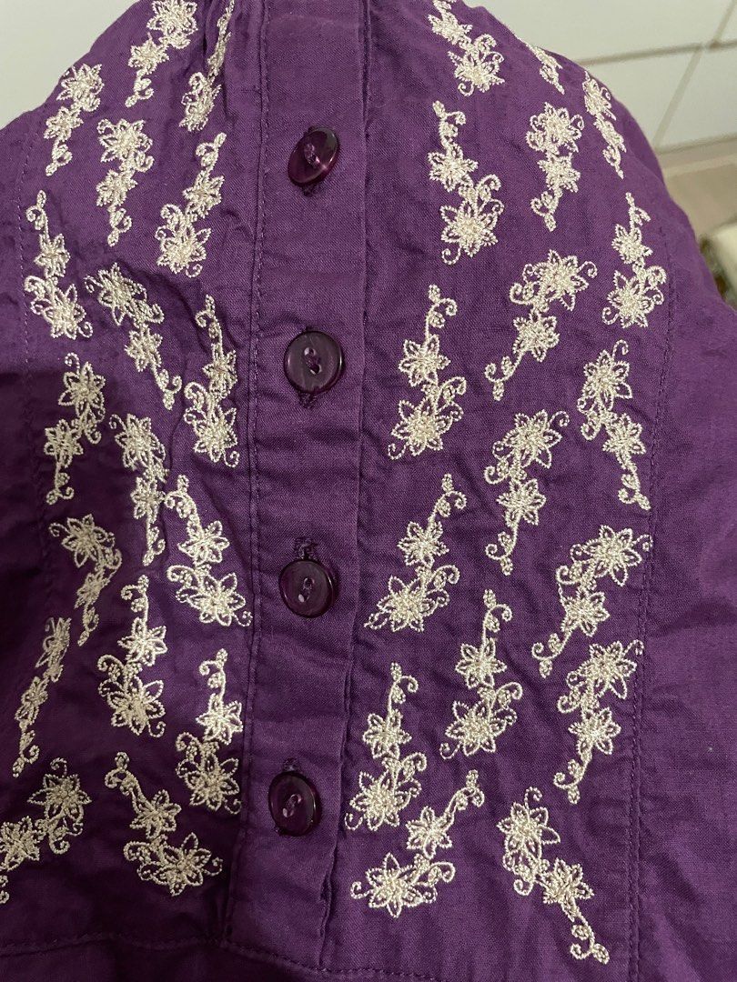 Purple top with floral embroidery (Category: Blouses) located in Baliuag. Submitted by allthingsambrit (Listing ID 1309986839, Image 3). Description: .