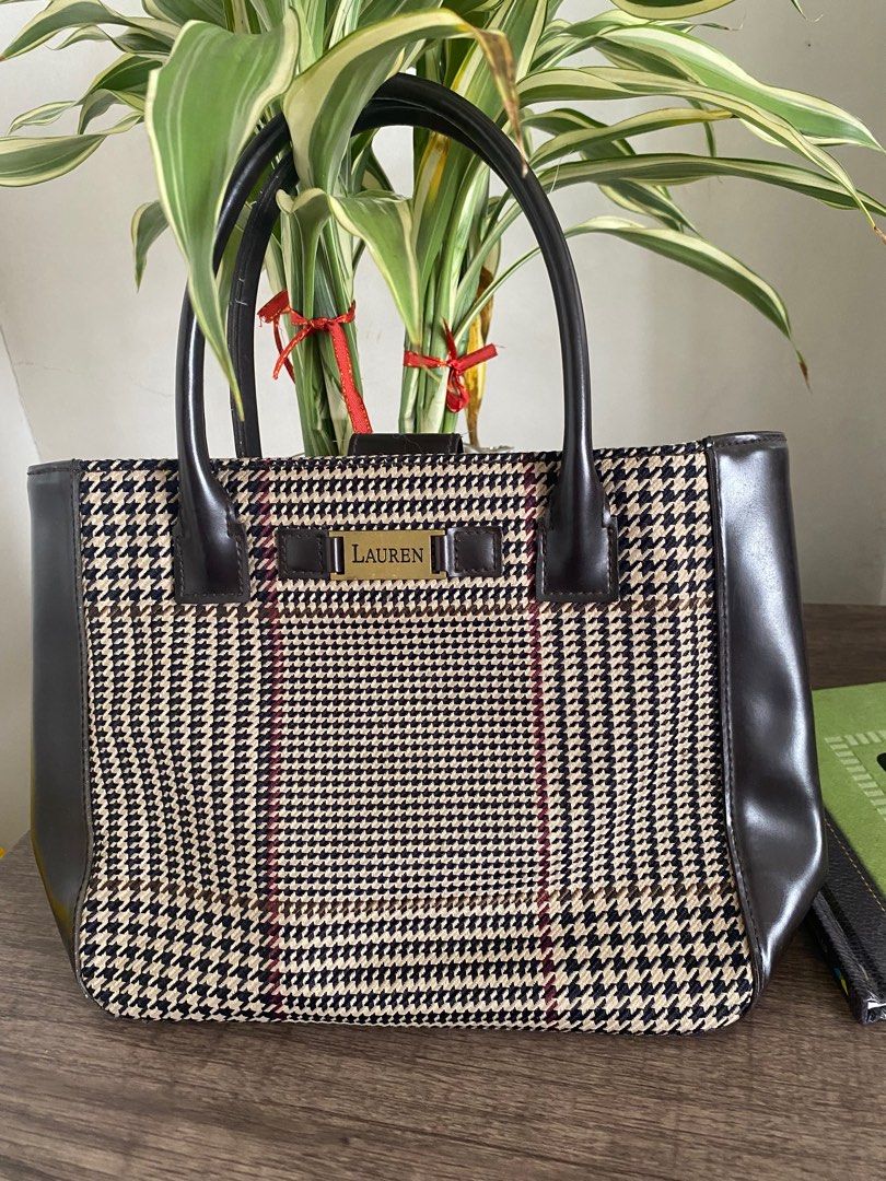 RALPH LAUREN (Category: Luxury Bags & Wallets) located in Makati City. Submitted by ehya_est (Listing ID 1309915940, Image 2). Description: .