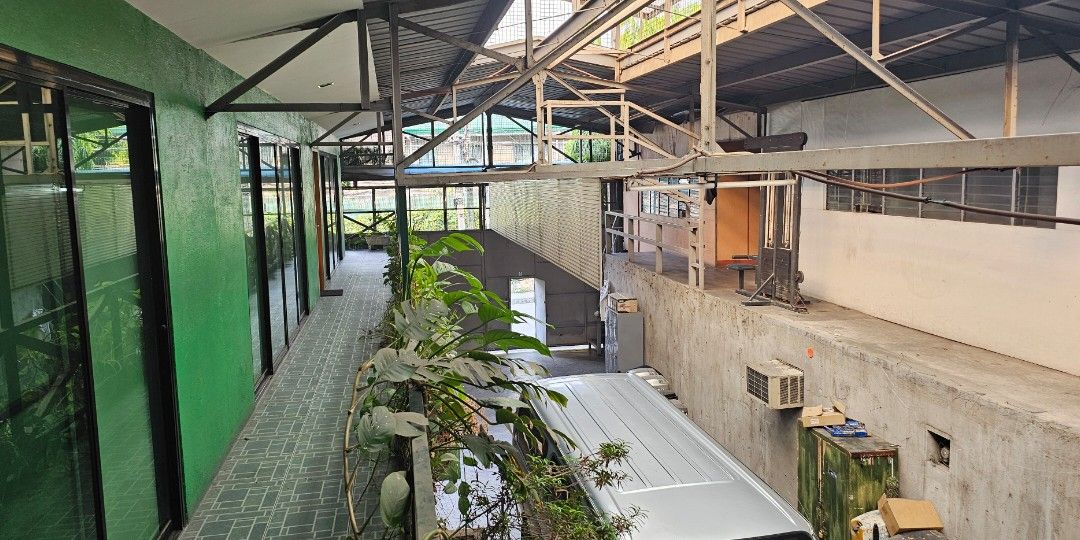 RUSH ! Warehouse Aurora Blvd LRT Katipunan Station Project 4 QC