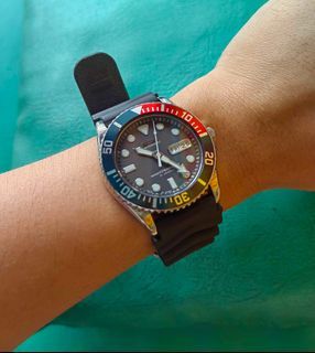 SEIKO Divers 7S26-0040 Pepsi Bezel Date Black Dial Automatic Watch