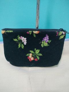 Soie Maison Pouch With Flowers Carpet-style