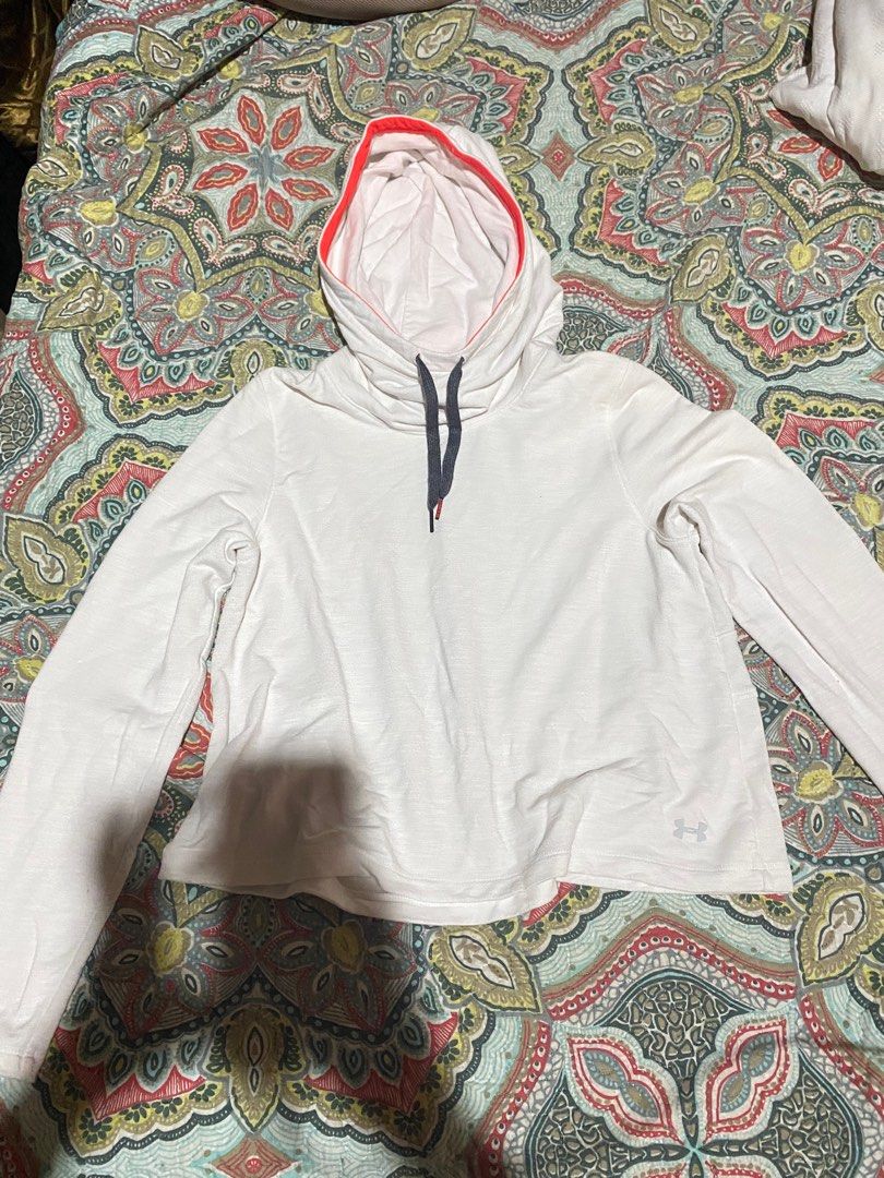 Under armoir jacket (Category: Coats, Jackets and Outerwear) located in Cagayan de Oro. Submitted by vgiveraaa (Listing ID 1309996390, Image 1). Description: .