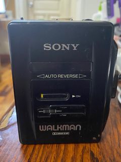 Vintage Sony Walkman Cassette Player Model WM-FX2055 w/ Belt Clip - defective / SIRA / As Is