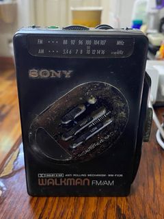 Vintage Sony Walkman AM/FM Cassette Player Model WM-FX36 w/o Belt Clip - defective / SIRA / As Is