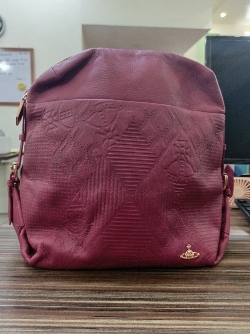 Vivienne Westwood (Category: Luxury Bags & Wallets) located in Antipolo. Submitted by prelovedbyfhaye (Listing ID 1310006754, Image 1). Description: In excellent condition No flaws Genuine leather.