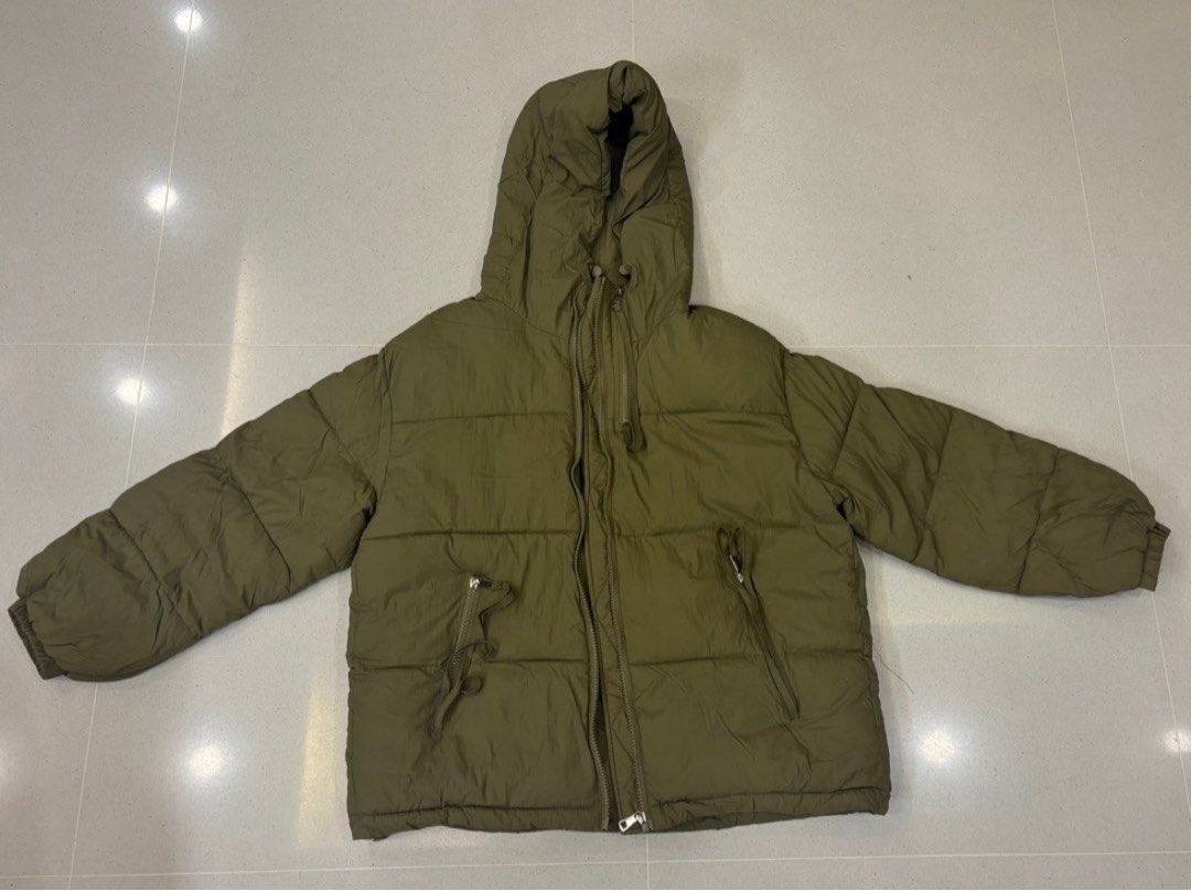 Winter Jacket (Category: Coats, Jackets and Outerwear) located in Singapore. Submitted by wongtj (Listing ID 1309980593, Image 1). Description: Lightly used sub-zero winter jacket for sales. Very comfortable to wear even in temperature as low as -10 deg C..
