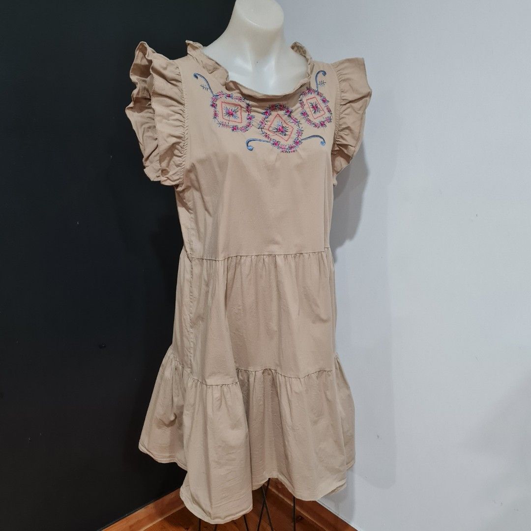 Women s size L LAURA BIANCHI Gorgeous casual cotton tiered summer dress EUC Women s Fashion Clothes on Carousell