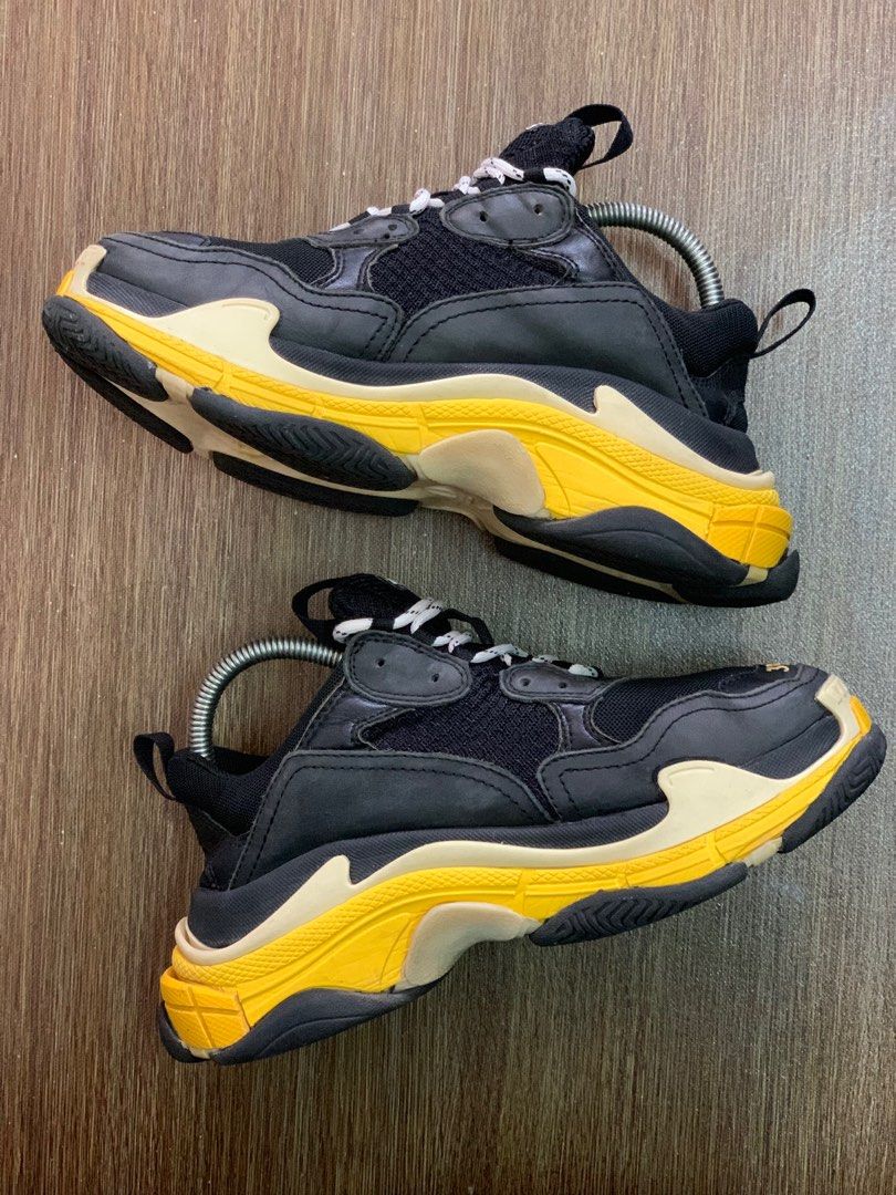 Balenciaga triple s cm top