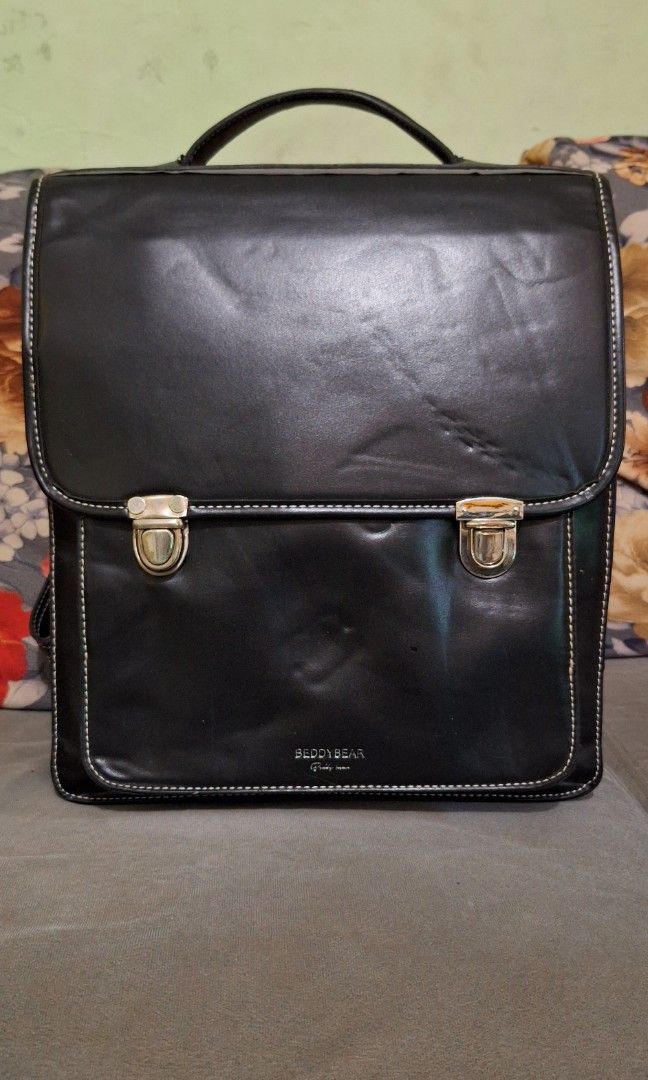 Beddy bear backpack original, Fesyen Wanita, Tas Dompet di Carousell