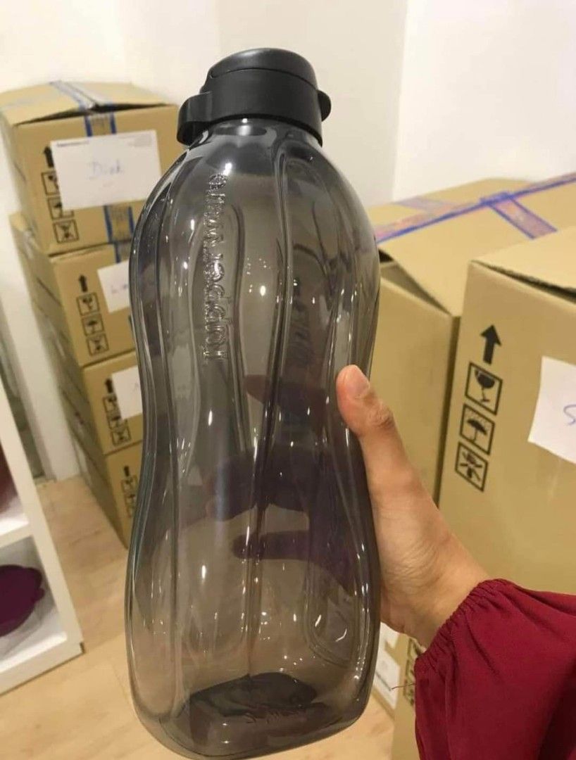 Botol 2L tupperware, Furniture & Home Living, Kitchenware & Tableware ...