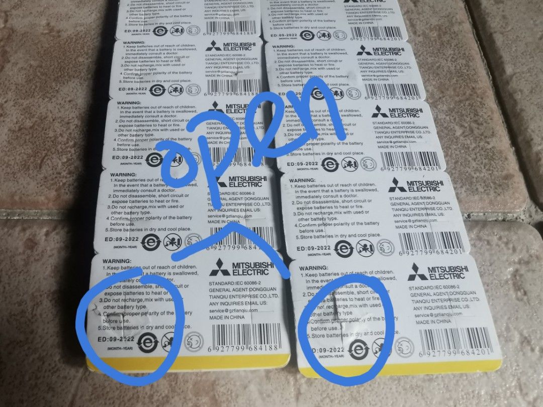 Button cell (Category: Batteries & Chargers) located in Singapore. Submitted by jlt325 (Listing ID 1310128794, Image 3). Description: Pairdeer-LR44(1 pc opened) expiry 08-2025 Mitsubishi - LR41 (1pc opened) ED 09/22 Mitsubishi -LR44(1pc opened) ED 09/22 Only $1 for Pairdeer, 2 mitsubishi FREE.