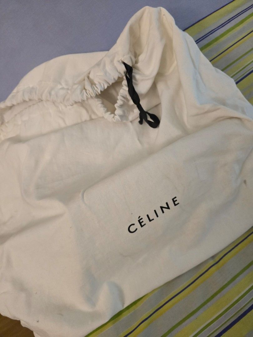 Celine Trapeze (Category: Luxury Bags & Wallets) located in Taguig. Submitted by closetdetoxmnl (Listing ID 1310104687, Image 2). Description: Celine Trapeze Leather inside needs to be covered wear and tear as stored for a long time w bag organizer w dust bag.
