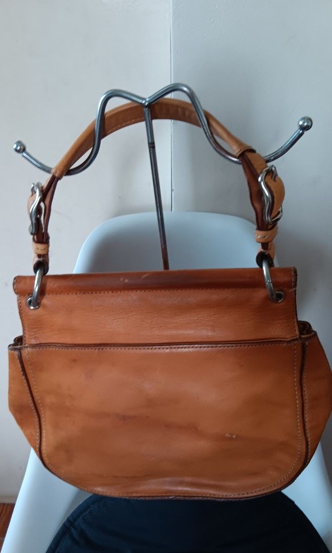 Coach Willis Limited edition bag (Category: Luxury Bags & Wallets) located in Caloocan City. Submitted by sassy1013 (Listing ID 1310116165, Image 3). Description: as is / as posted with light leather watermarks in the body. normal leather sign of use. with strap details as posted.