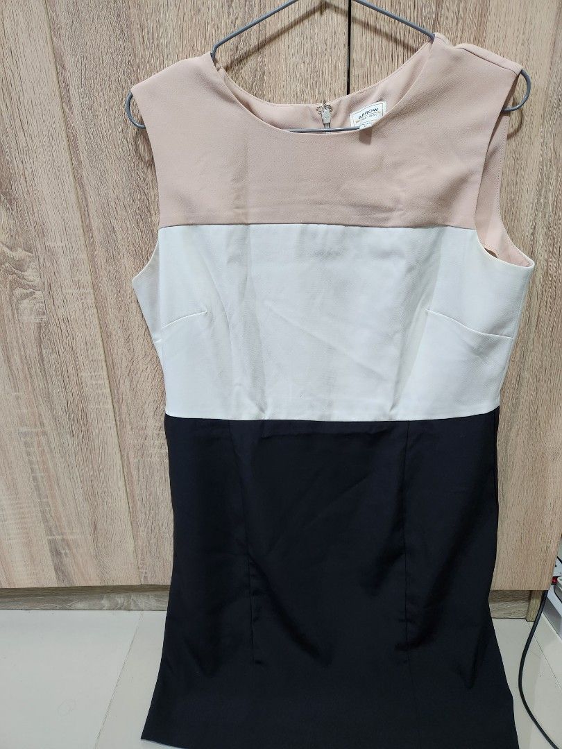 Color blocking dress (Category: Dresses) located in Paranaque City. Submitted by pseumaidc (Listing ID 1310209238, Image 1). Description: .