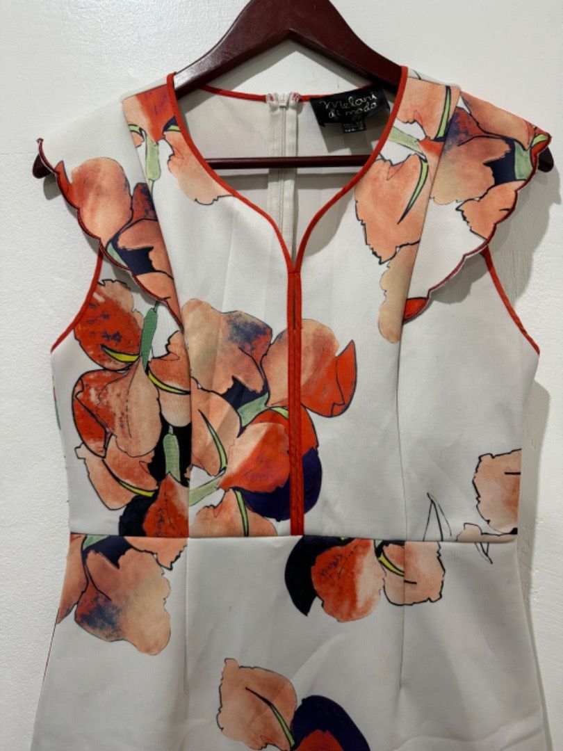 Corporate Dress - medium/ semi medium/ large (Category: Dresses) located in Manila. Submitted by levinc (Listing ID 1310145568, Image 3). Description: -In good condition -fit medium, semi medium or large Rfs: decluttering.