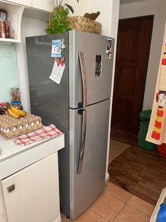 Electrolux 2 Door Refrigerator & Freezer