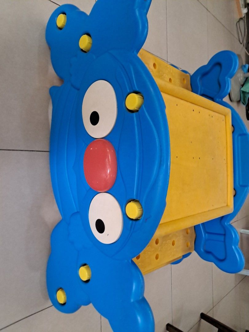 Elmo kids table 2025