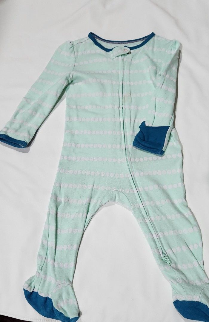 Frog suits TAKE ALL (Category: Babies & Kids Fashion) located in Paranaque City. Submitted by pseumaidc (Listing ID 1310211847, Image 3). Description: Frogsuits.