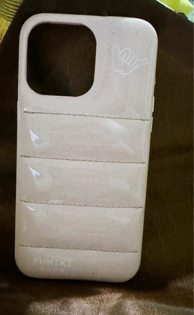 Funiki Iphone Case (Category: Cases & Sleeves) located in Makati City. Submitted by peking711 (Listing ID 1310208130, Image 1). Description: Brand: Funiki Color: Sakura Model: Iphone 15 pro max Flaws: please see pictures 3-5 But it will not affect the functionality and not really noticeable unless you are OC.