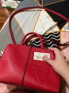 Guess - Cross body bag in shiny red