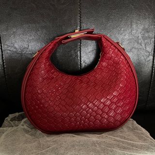 (Category: ) located in . Submitted by prelovedbynrrina (Listing ID 1310079420, Image 1). Description: .