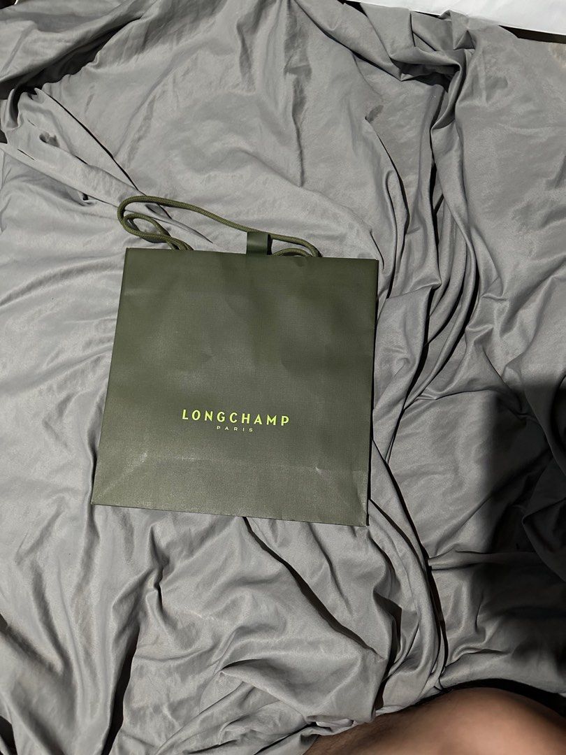 Longchamp Vertical Small (Category: Luxury Bags & Wallets) located in Paranaque City. Submitted by dnlgo (Listing ID 1310123026, Image 1). Description: .