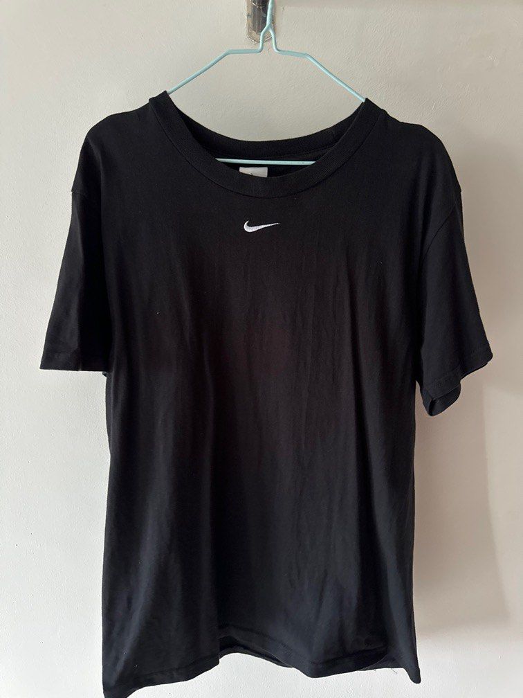 nike central swoosh tee