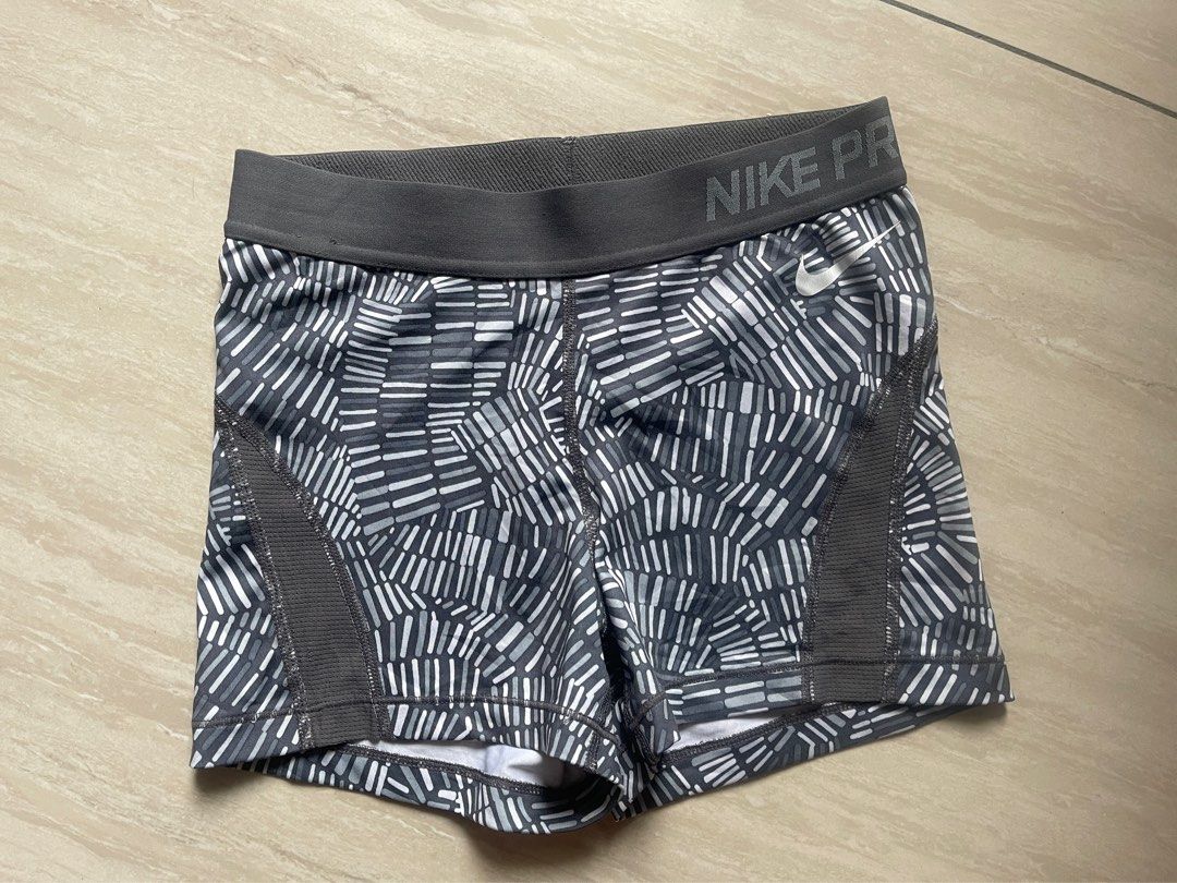 Short nike pro hypercool hotsell