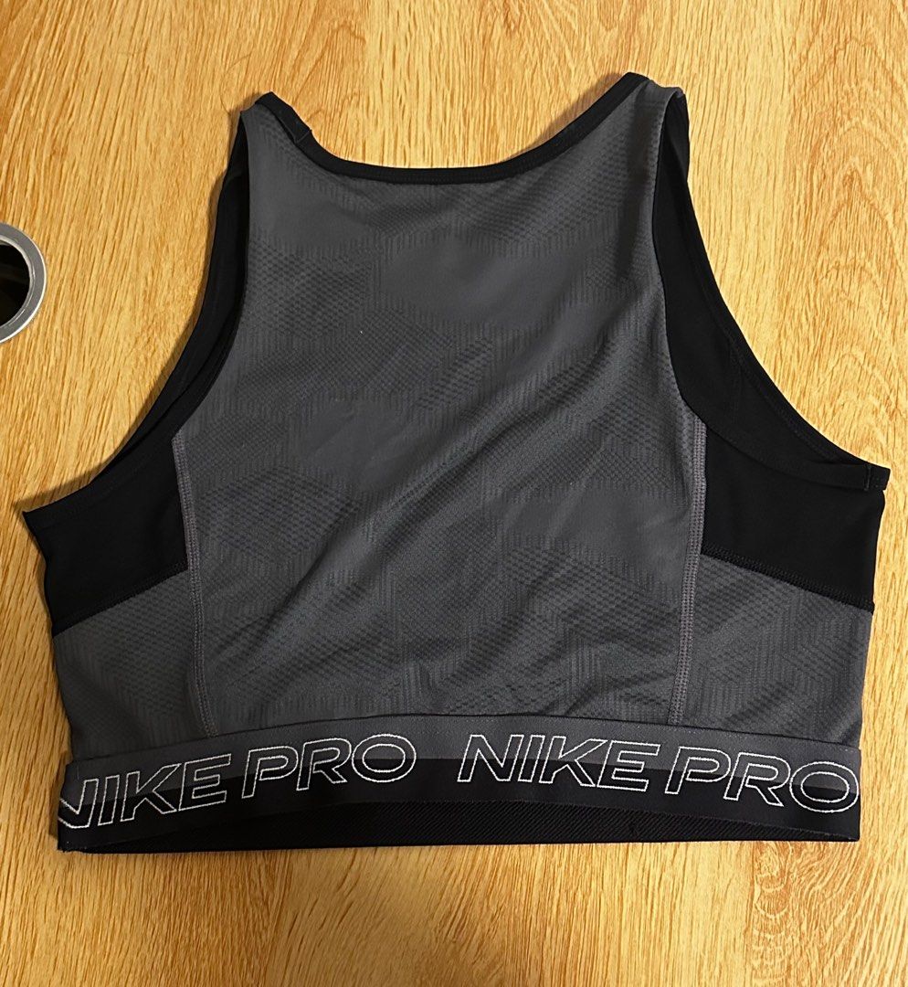 Nike Pro Dri Fit Tank Top size M (Category: Activewear) located in Makati City. Submitted by toastedfaye (Listing ID 1310179065, Image 3). Description: Not abused! Used it thrice only as I already transitioned to gymshark hihi.