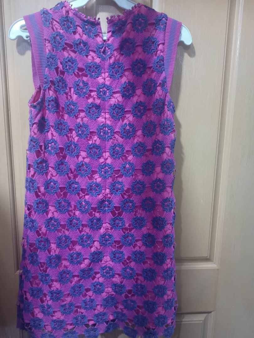 Nine West Sleeveless Dress (Category: Dresses) located in Pasay City. Submitted by MyVirtualStore (Listing ID 1310091816, Image 2). Description: Nine West dress with pretty lace fabric. Bought on Carousell for P500. Wore it only a few times for virtual meetings because I gained weight :( Colors are so nice. .