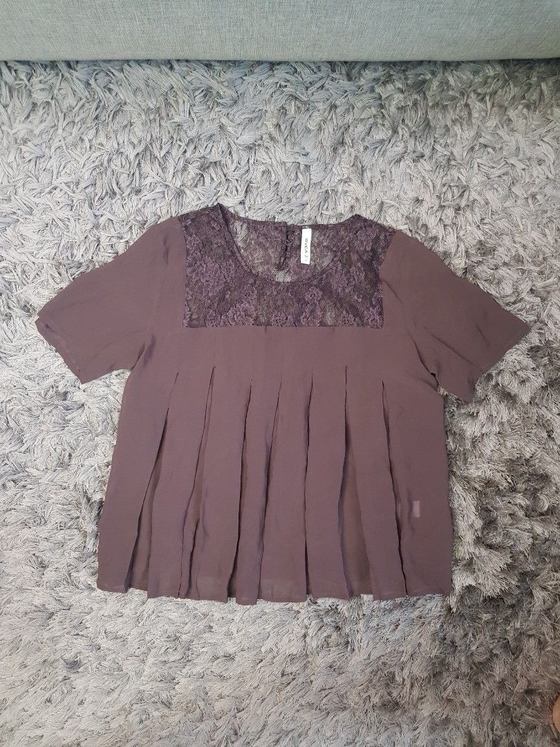 RVCA Burgundy Top with Lace (Category: Blouses) located in Mandaluyong City. Submitted by monicsun12 (Listing ID 1310242503, Image 1). Description: Never used. Just stored Nice & flowy Size M.