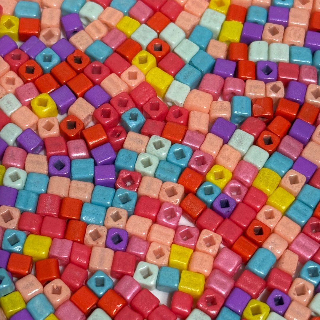 Square beads (Category: Craft Supplies & Tools) located in Singapore. Submitted by caiqi1314 (Listing ID 1310184921, Image 3). Description: 1 for $0.50 Only 2 packs left Clearing beads Note: uneven beads, not for fussy buyer.