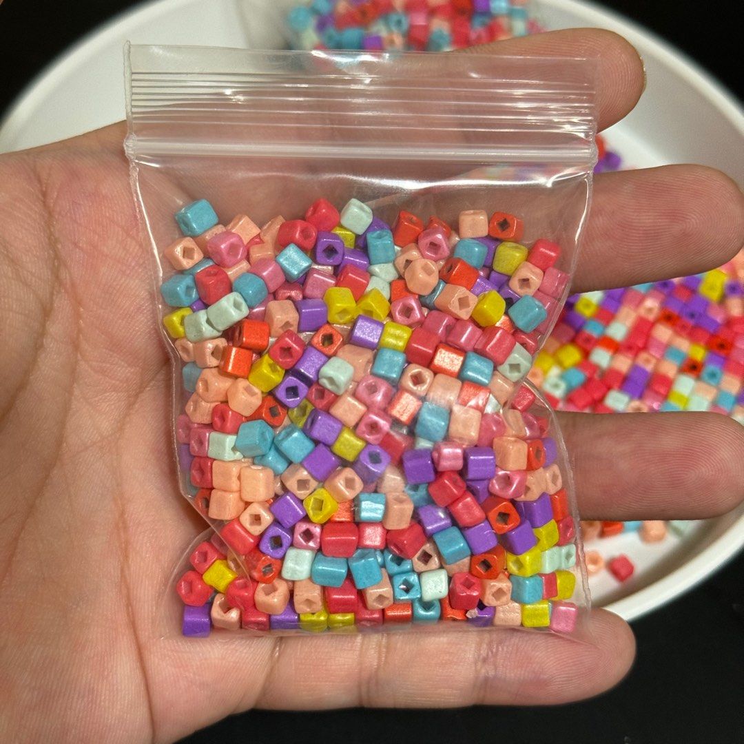 Square beads (Category: Craft Supplies & Tools) located in Singapore. Submitted by caiqi1314 (Listing ID 1310184921, Image 1). Description: 1 for $0.50 Only 2 packs left Clearing beads Note: uneven beads, not for fussy buyer.