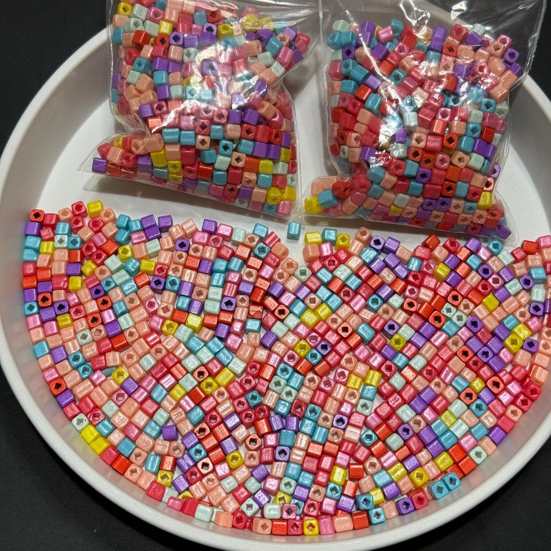 Square beads (Category: Craft Supplies & Tools) located in Singapore. Submitted by caiqi1314 (Listing ID 1310184921, Image 2). Description: 1 for $0.50 Only 2 packs left Clearing beads Note: uneven beads, not for fussy buyer.