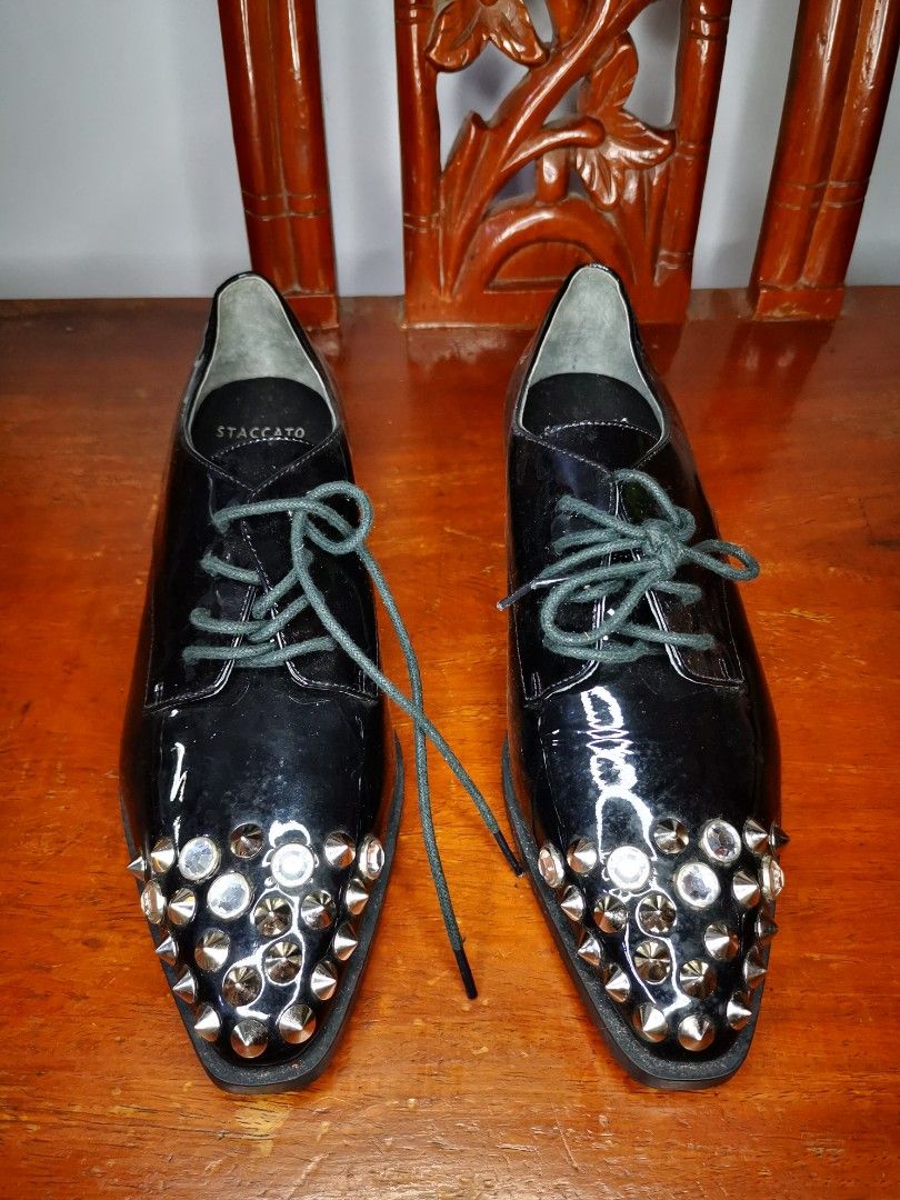 Staccato x Jeremy scott (Category: Flats & Sandals) located in Makati City. Submitted by bimmeup (Listing ID 1310079387, Image 2). Description: Bnew never worn Staccato x Jeremy scott Sz 250 Korean or 8US Dressy punk ladies shoes Doc martens.