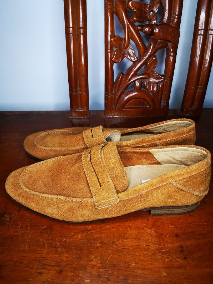 Steve madden loafers (Category: Casual Shoes) located in Makati City. Submitted by bimmeup (Listing ID 1310086537, Image 2). Description: Suede brown loafers Worn 2x Decluttering 1500 + sf.