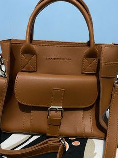 STRAIGHTFORWARD BAG IN TAN