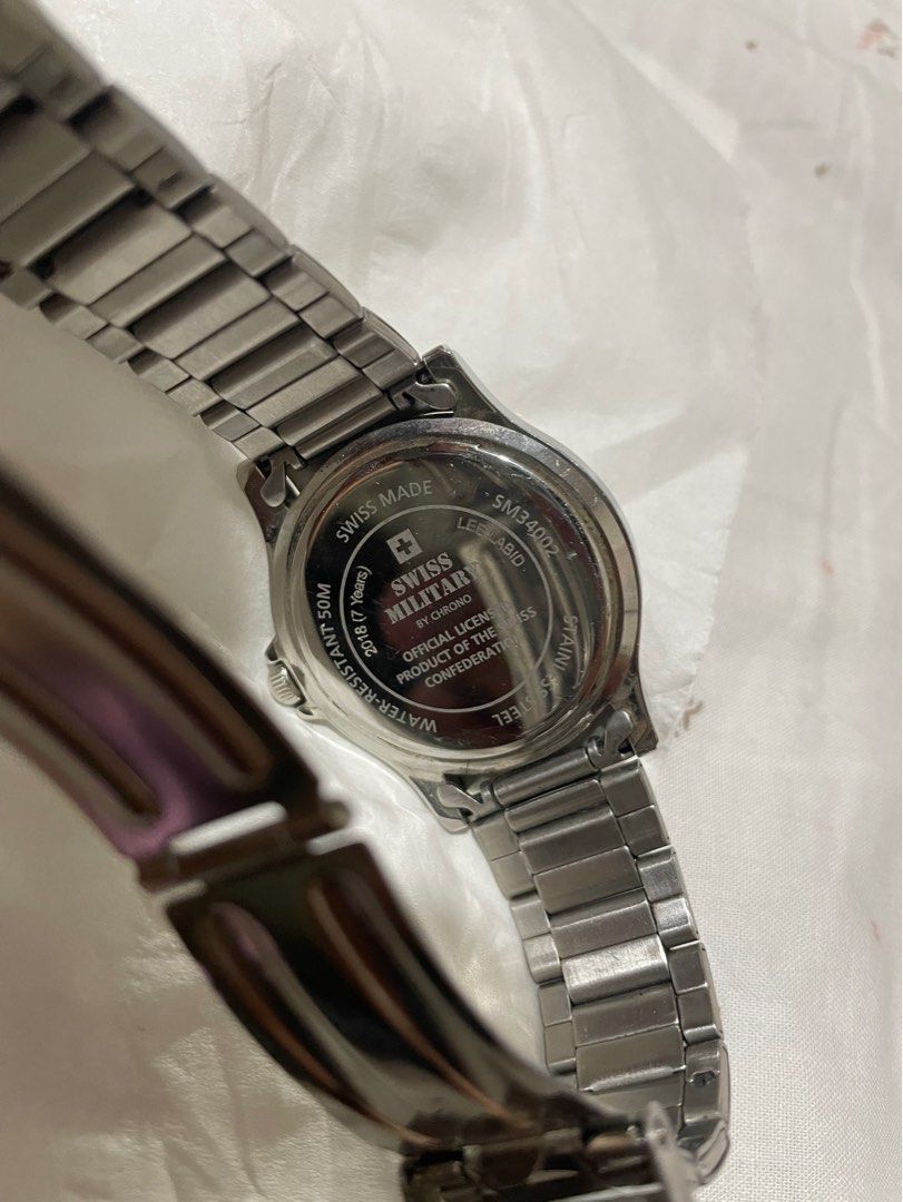 Swiss Military (Category: Men's Watches) located in Manila. Submitted by francinedee (Listing ID 1310191749, Image 2). Description: SWISS MILITARY BY CHRONO What you see is what you get. Kayo na lang po mag replace ng battery. No issue bukod sa Hairline which is normal sa watch. Clear pa yung glass face not moist. Walang kalawang. ITEM ONLY. WALANG BOX WALANG KAHIT ANO NAITAPON NA. GUARANTEED ORIGINAL MY HUSBAND GOT IT FROM COMPANY. SF SHOULDER B