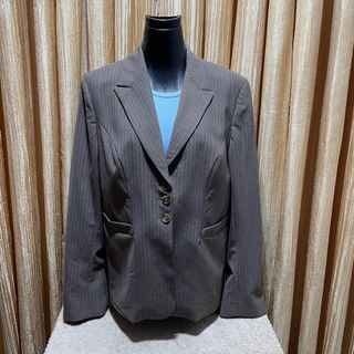 THE PERFECT TRAVEL SUIT THE LIMITED SIZE 14 PIN STRIPE BROWN100% LEGIT