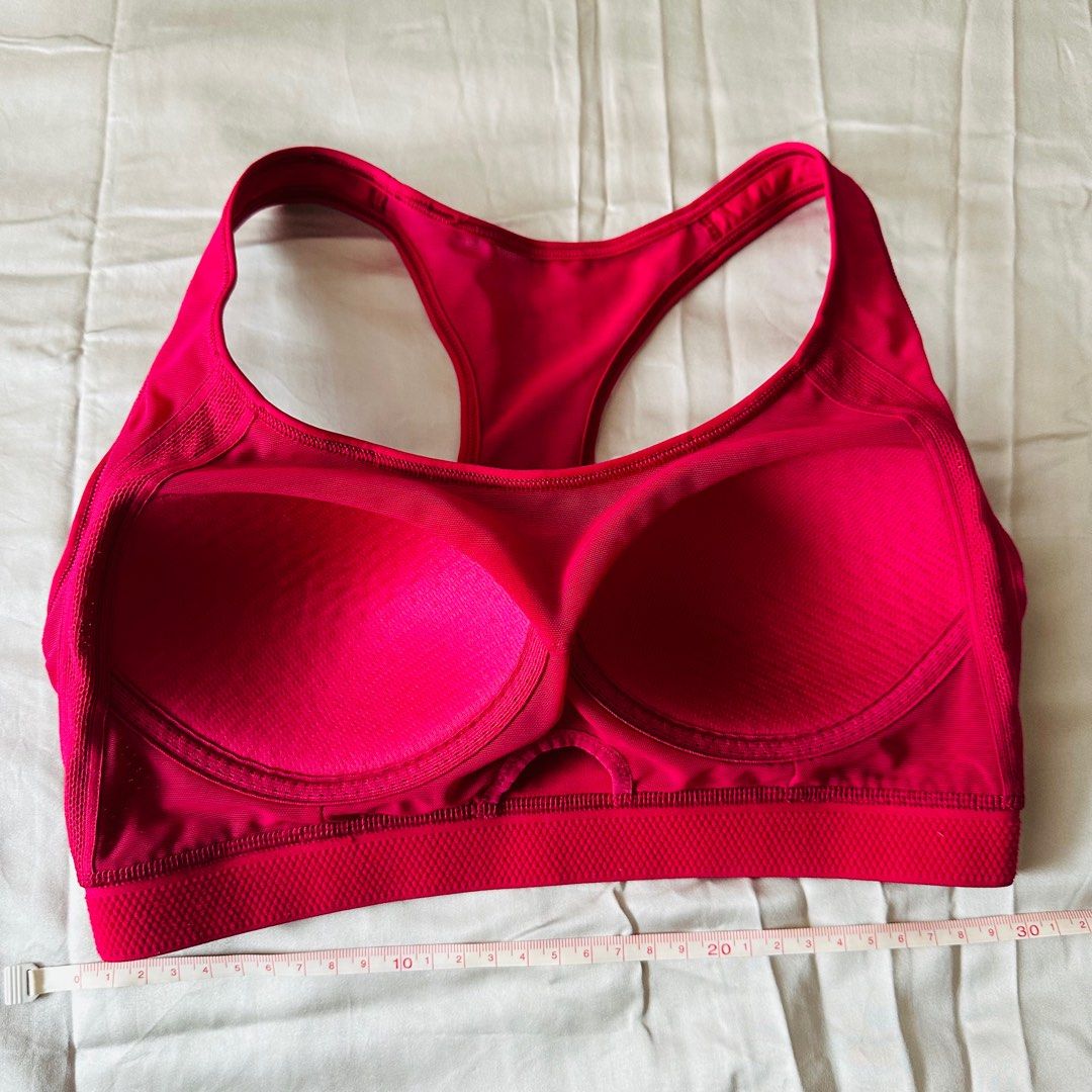 Uniqlo sports bra clearance