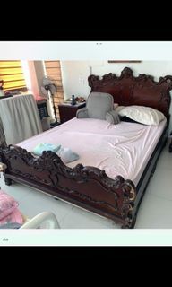 VINTAGE Quueensize Bed with carvings