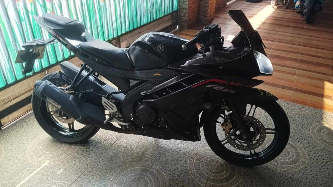 Yamaha R15 masih Gress, Motor di Carousell