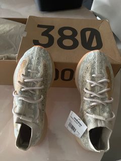 (Category: ) located in . Submitted by bata.buyandthrowaway (Listing ID 1310148860, Image 1). Description: .