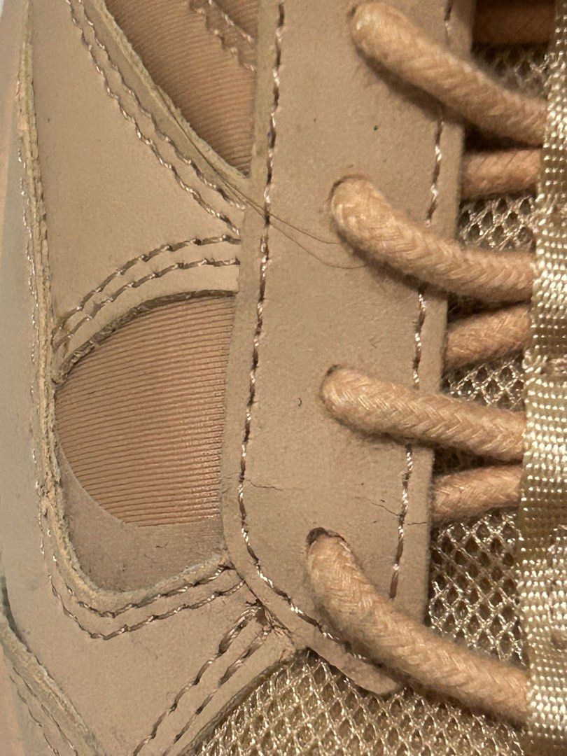 ZARA (Category: Sneakers) located in Cavite. Submitted by elledecluttersss (Listing ID 1310203723, Image 3). Description: used only for few times size 39 flaws shown on last 2 pics GCASH PAYMENT ONLY.