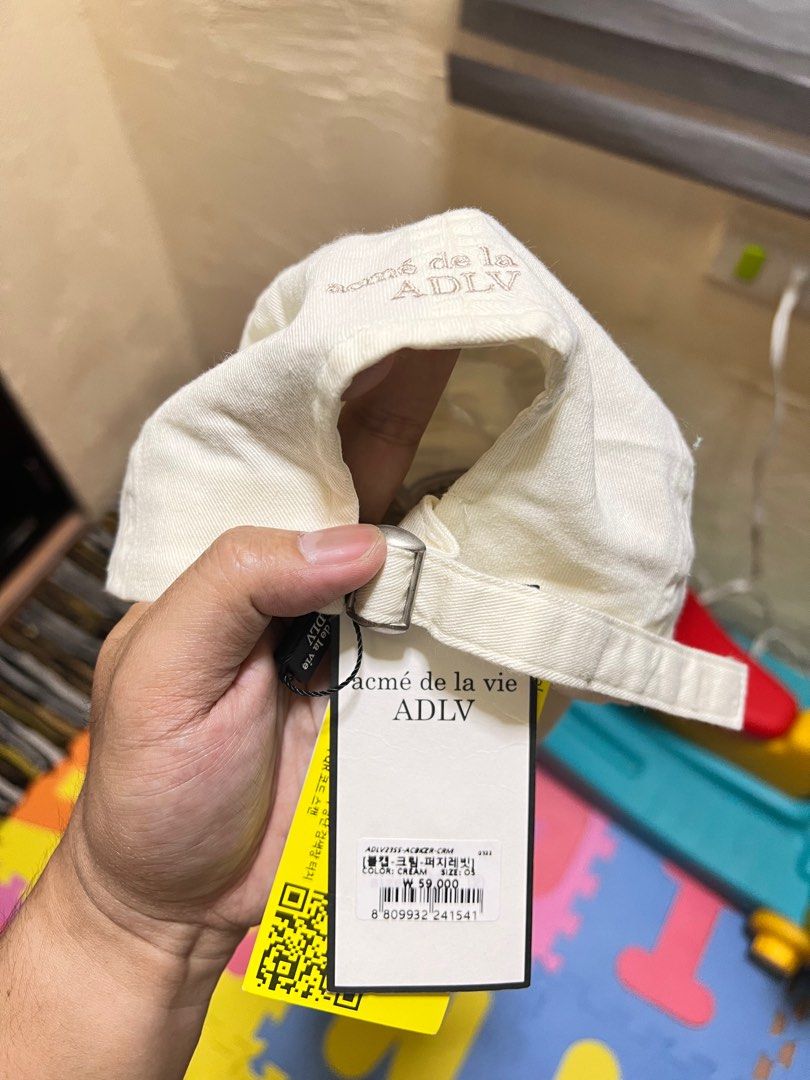 ACME CAP WITH HANGTAG (Category: Caps & Hats) located in Bulacan. Submitted by ZanePatrick (Listing ID 1310385787, Image 2). Description: Excellent to new OSFA.