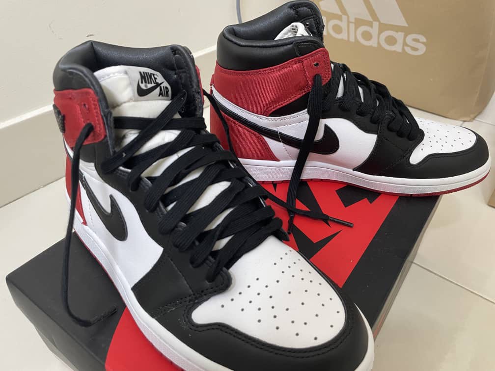 womens air jordan 1 retro high satin black toe