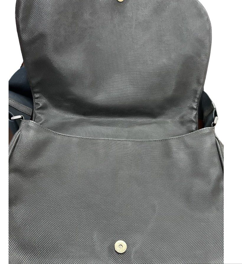 Authentic Bottega Veneta Messenger Bag (Category: Luxury Bags & Wallets) located in Cagayan de Oro. Submitted by riggstuffs (Listing ID 1310369750, Image 2). Description: Authentic Bottega Veneta Messenger Bag in flap opening Made in Italy With code Exterior and internal material is clean and in very good condition Ranks A in condition Disclaimer: Riggstuffs is not associated or affiliated with the brand posted. All copyrights and trademarks belo