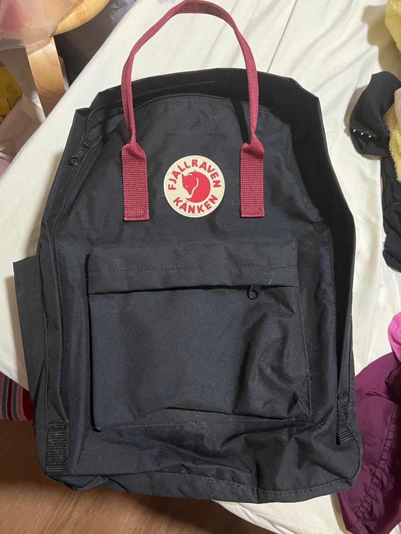 BRAND NEW AUTHENTIC Fjallraven Kanken Backpack black and red